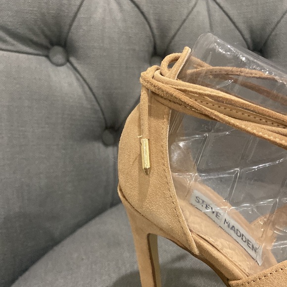 Steve Madden beige presidnt strappy heels - Picture 3 of 5